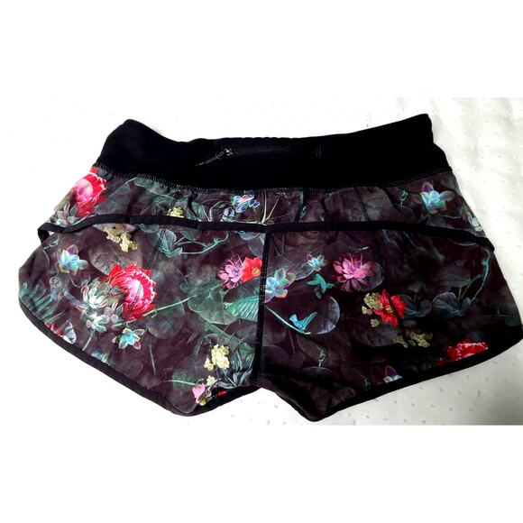Lululemon Run Speed Short 4-Way Stretch Black Curious Jungle Black Floral Size 6 - Picture 3 of 6